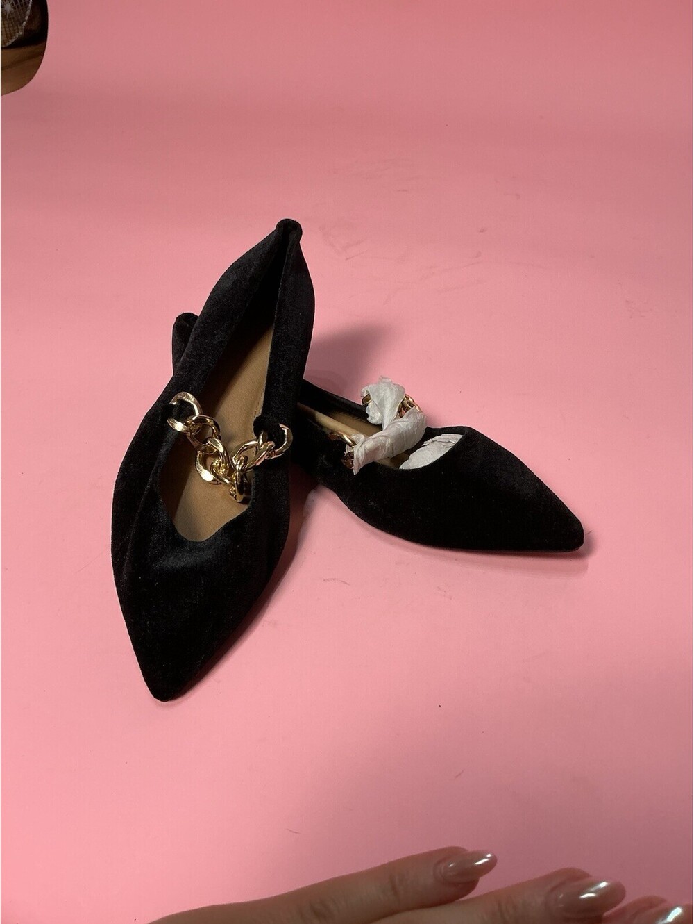 Women’s Size 7 Velvet Flat With Chain Strap